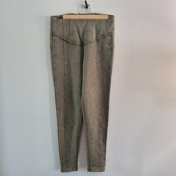FREE PEOPLE movement olive green cotton blend leggings size xs - Picture 1 of 7
